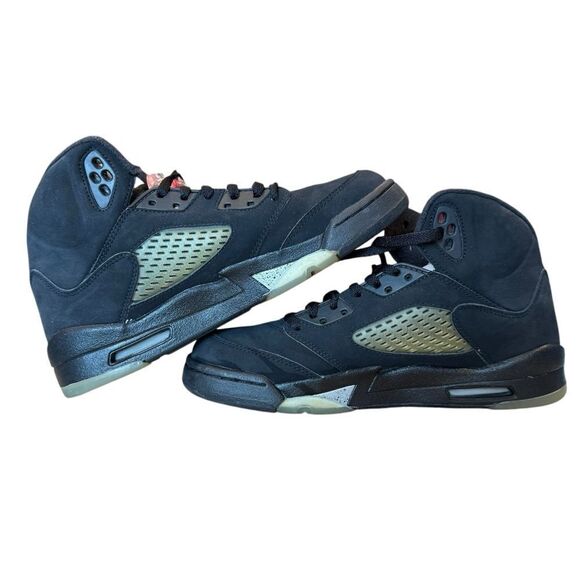 RARE Jordan Retro 5 Black Metallic Colorway - 2006 Release - Size 5.5 Youth - Picture 2 of 7